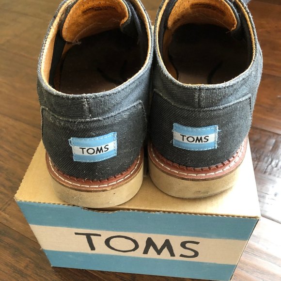 Toms mens gray Brogue shoes size 8.5 with box - Picture 3 of 8